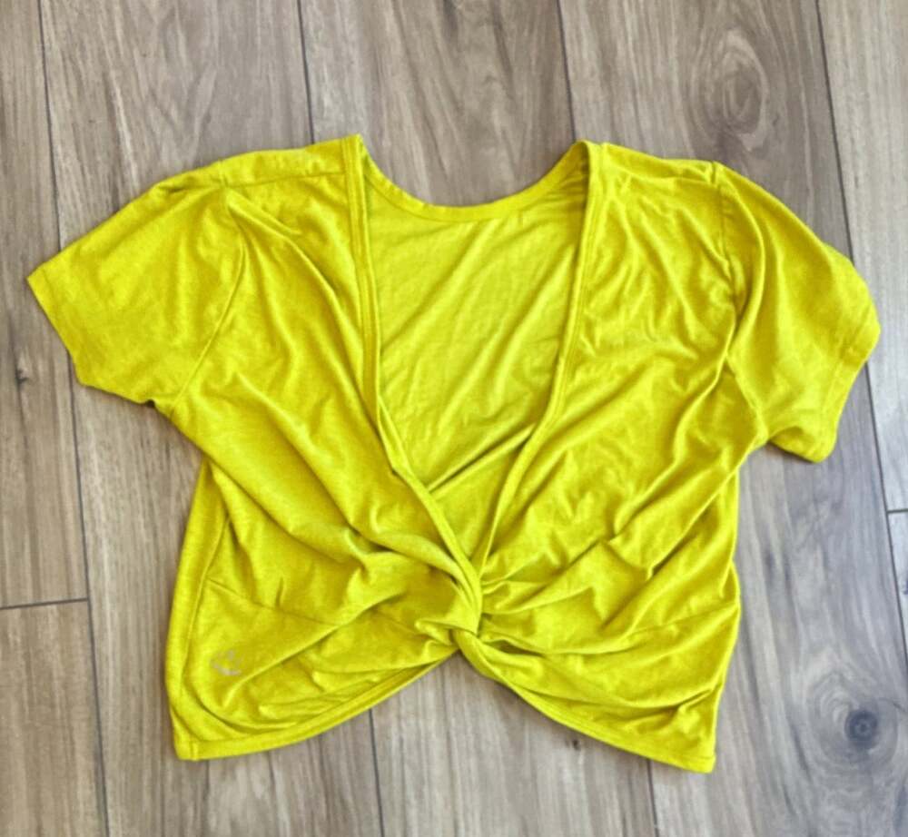 Beyond Yoga Women's Yellow Twist Front Cropped V-Neck Knit Stretch Tee XL